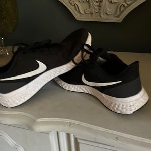 Woman’s Nike Revolution